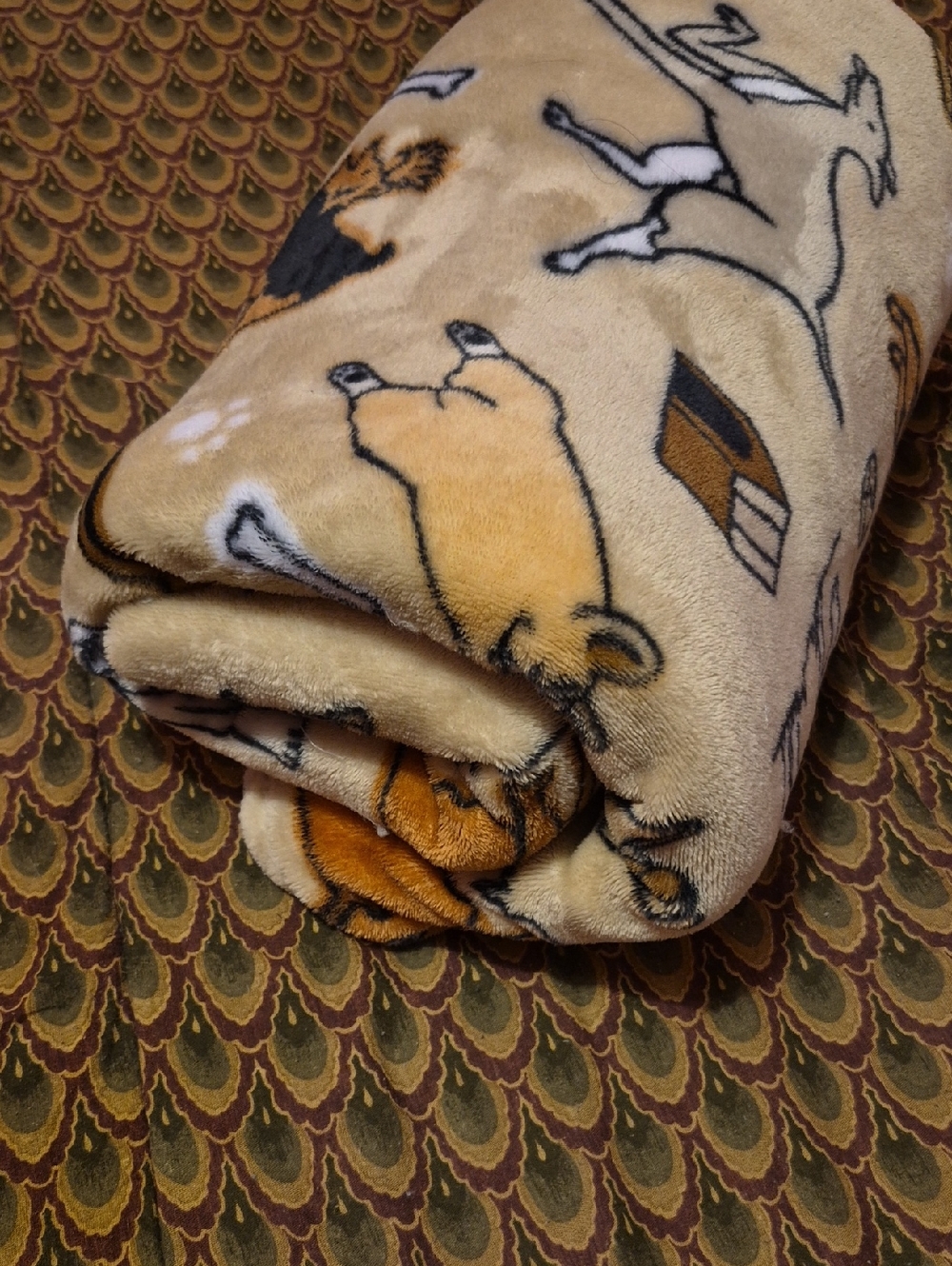 The Big One Beige Animal Print Plush Throw Blanket